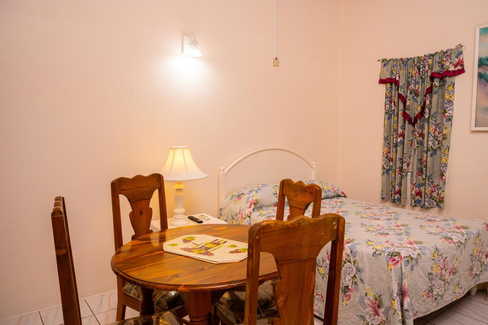 Shields Negril Villas חדר תמונה